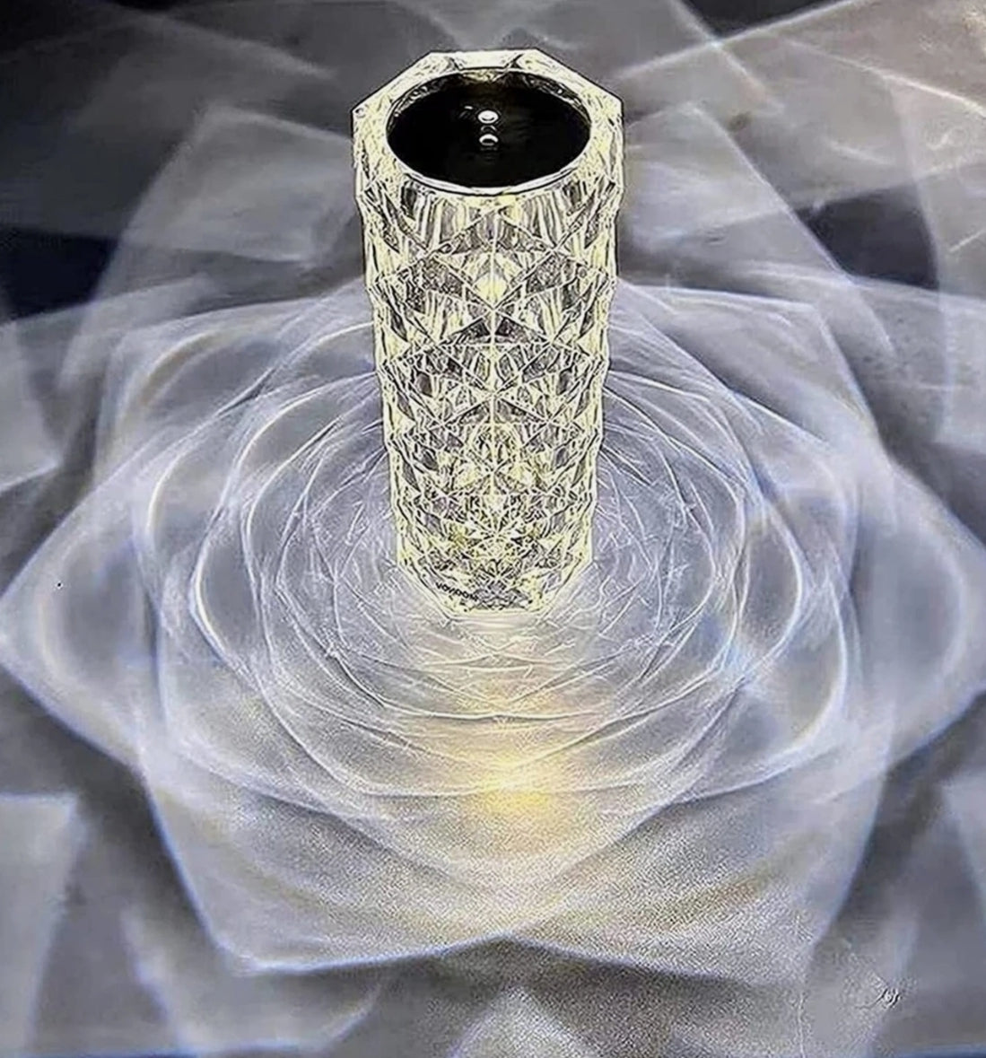 Rose diamond table lamp